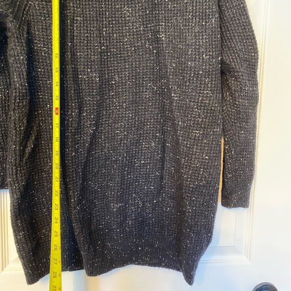Aritzia Talula Sweater - Picture 6 of 6